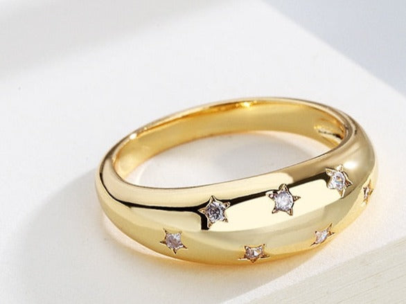 Vedette Gold Zirconia Starred Ring