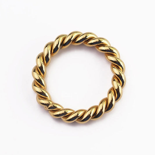 Gold Minimalist Twisted Ring